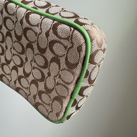 Coach Daisy Applique Cell phoneWallet Wristlet Rare Collecticle - Picture 7 of 12